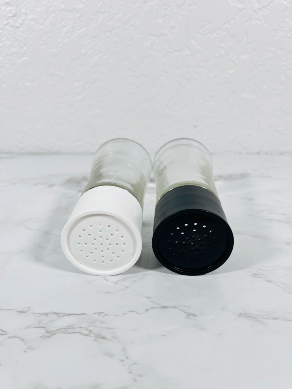 Set of 2 Minimalist Glass Spice Jars with Black and White Lids - Picture 2 of 5